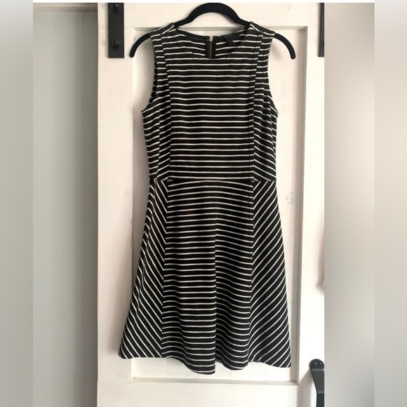 J. Crew Dresses & Skirts - EUC J.Crew Black and White Striped Dress Sz 0​